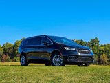 New 2026 Chrysler Pacifica Select image 2
