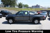 Used 2014 Toyota Tacoma 4x4 Access Cab image 2