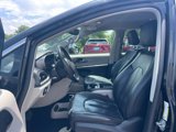 Used 2020 Chrysler Pacifica Touring-L image 2