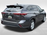 Used 2022 Toyota Highlander LE image 6