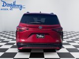 Used 2022 Toyota Sienna XSE image 4