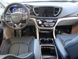 New 2023 Chrysler Pacifica Limited image 6