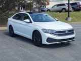 Certified 2024 Volkswagen Jetta SE w/ Panoramic Sunroof Package image 3