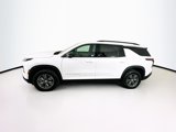 Used 2025 Chevrolet Traverse LT image 4