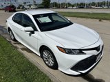 Used 2020 Toyota Camry LE image 3