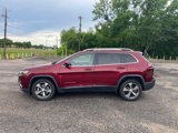 Used 2019 Jeep Cherokee Limited image 2
