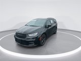 Used 2024 Chrysler Pacifica Premium image 4