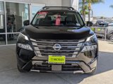 Used 2025 Nissan Rogue Platinum image 2