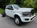 New 2025 RAM 4500 4x4 Crew Cab DRW image 5