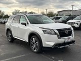New 2025 Nissan Pathfinder Platinum w/ Cargo Package image 3