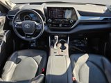 Used 2020 Toyota Highlander Limited Platinum image 2