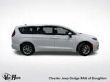 Used 2023 Chrysler Pacifica Touring-L image 2