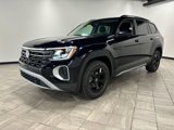 Used 2025 Volkswagen Atlas Peak Edition SE image 3