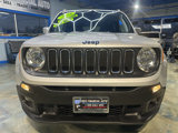 Used 2018 Jeep Renegade Latitude w/ Cold Weather Group image 4
