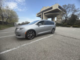 Used 2017 Chrysler Pacifica Limited image 4