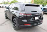 Used 2024 Jeep Grand Cherokee Limited w/ Black Appearance Package image 3