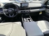 New 2025 Honda Pilot Touring image 5
