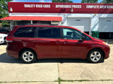 Used 2014 Toyota Sienna LE image 4