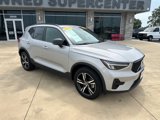 Used 2024 Volvo XC40 B5 Core image 2