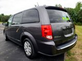 Used 2018 Dodge Grand Caravan SE w/ UConnect Hands-Free Group image 5