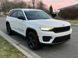Used 2023 Jeep Grand Cherokee Altitude image 3