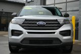 Used 2022 Ford Explorer XLT image 2