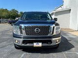 Used 2018 Nissan Titan SV image 2