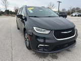 Used 2021 Chrysler Pacifica Touring-L image 4