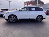 Used 2018 Nissan Pathfinder Platinum image 2