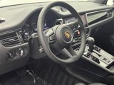 Used 2025 Porsche Macan image 4
