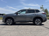 Used 2023 Nissan Rogue SV image 2