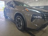 Used 2025 Nissan Rogue SV image 3