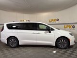 New 2025 Chrysler Pacifica Select image 2
