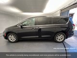 Used 2023 Chrysler Pacifica Touring-L image 2