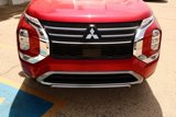 New 2025 Mitsubishi Outlander SE image 2