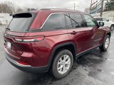 Used 2023 Jeep Grand Cherokee Limited image 3