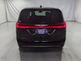 Used 2023 Chrysler Pacifica Touring-L image 4