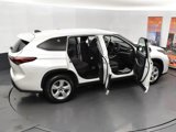 Used 2023 Toyota Highlander LE image 6