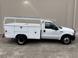 Used 2005 Ford F350 XL image 2