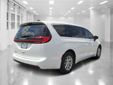 New 2025 Chrysler Pacifica Select image 3
