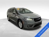 Used 2022 Chrysler Pacifica Touring-L image 3