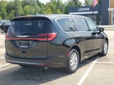 New 2026 Chrysler Pacifica Select image 4