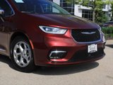 Certified 2023 Chrysler Pacifica Limited image 2