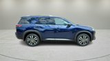 New 2025 Nissan Pathfinder Platinum image 2