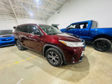 Used 2019 Toyota Highlander LE image 3