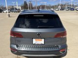 Used 2023 Volkswagen Taos SE w/ Panoramic Sunroof Package image 5