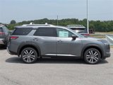New 2025 Nissan Pathfinder Platinum image 4
