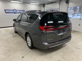 Used 2022 Chrysler Pacifica Touring-L image 4