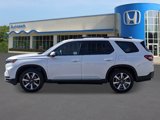 New 2025 Honda Pilot Touring image 2