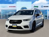 New 2025 Chrysler Pacifica Limited image 4